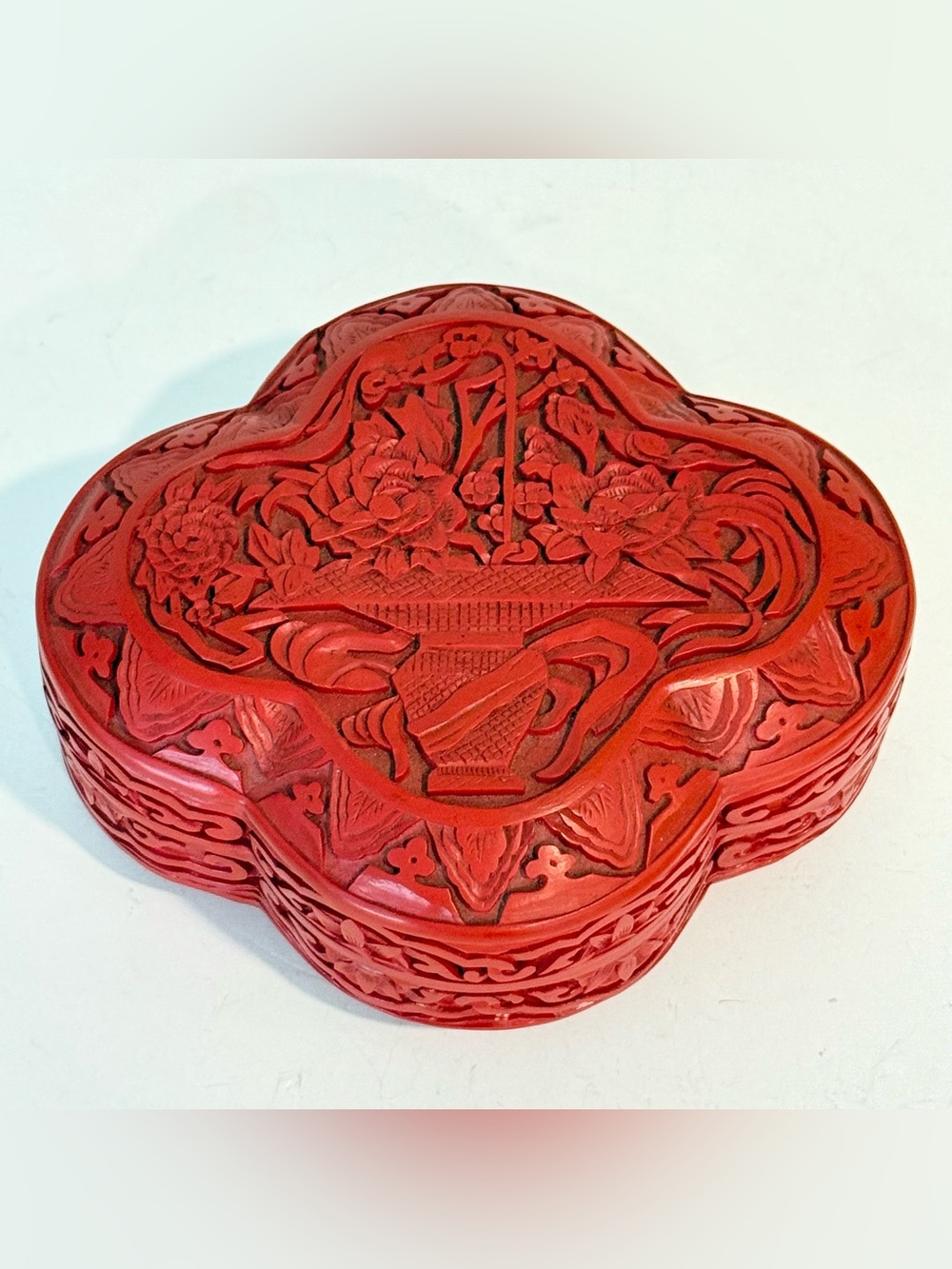 Vintage Chinese Asian Red Cinnabar Trinket Box Carved Ornate Floral